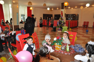 Beyləqanda Günərzi Qayğı Mərkəzinin uşaqları üçün yeni il şənliyi təşkil edildi.