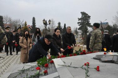 Beyləqan rayonunda  20 Yanvar faciəsinin 33-cü il dönümü ilə əlaqədar şəhidlər abidəsi ziyarət olunub.