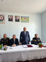 Beyləqan Rayon İcra Hakimiyyətinin başçısı Əziz Əzizov Yuxarı Kəbirli kəndində vətəndaşlarla növbəti səyyar qəbul-görüş keçirib.