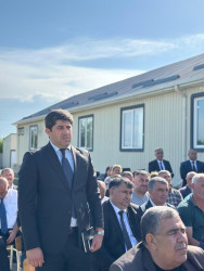 Beyləqan Rayon İcra Hakimiyyətinin başçısı Əziz Əzizov rayonun Gödəklər kəndində növbəti səyyar vətəndaş qəbulu keçirib.