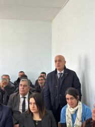 Beyləqan Rayon İcra Hakimiyyətinin başçısı Əziz Əzizov Yuxarı Kəbirli kəndində vətəndaşlarla növbəti səyyar qəbul-görüş keçirib.
