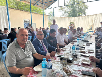 Beyləqan RİH başçısı Birinci Qarabağ müharibəsi şəhidinin anasının vəfatı ilə əlaqədar şəhid ailəsini ziyarət edib.