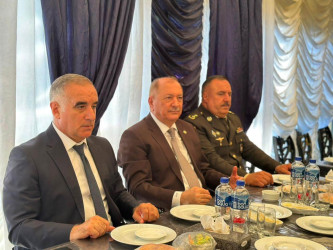Beyləqan rayonunun Kəbirli kəndində Vətən müharibəsi şəhidi Vəlişov Zahir Arif oğlunun atası Vəlişov Arifin vəfatı ilə əlaqədar ailəsi ziyarət olunub.