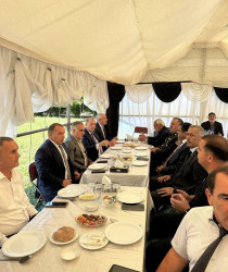 Beyləqan Rayon İcra Hakimiyyətinin başçısı Əziz Əzizov şəhid anasının yas mərasimində iştirak edib