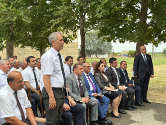 Beyləqan Rayon İcra Hakimiyyətinin başçısı vətəndaşlarla səyyar görüşlərini davam etdirir.