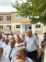 Beyləqan Rayon İcra Hakimiyyətinin başçısı vətəndaşlarla səyyar görüşlərini davam etdirir.