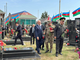 27 Sentyabr – Anım Günü ilə əlaqədar Beyləqan rayonunda Vətən müharibəsi şəhidlərinin əziz xatirəsi ehtiramla yad edilib.