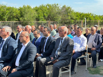 Beyləqan Rayon İcra Hakimiyyətinin başçısı Əziz Əzizov rayonun Gödəklər kəndində növbəti səyyar vətəndaş qəbulu keçirib.