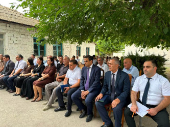 Yeni Mil qəsəbəsində vətəndaşların müraciətləri dinlənilib