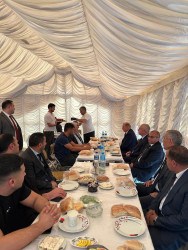 Beyləqan Rayon İcra Hakimiyyətinin başçısı Vətən Müharibəsi qazisinin anasının yas mərasimində iştirak edib