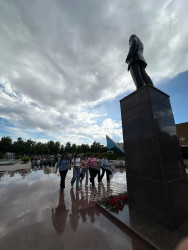 28 May – Müstəqillik Günü münasibətilə Beyləqan rayonunda Ulu Öndər Heydər Əliyevin abidəsi ziyarət olunub.