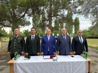 Beyləqan Rayon İcra Hakimiyyətinin başçısı vətəndaşlarla səyyar görüşlərini davam etdirir.