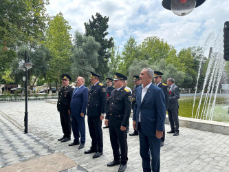 Azərbaycan Polisi Günü münasibətilə Milli Qəhrəman Akif Əkbərovun büstü ziyarət olunub