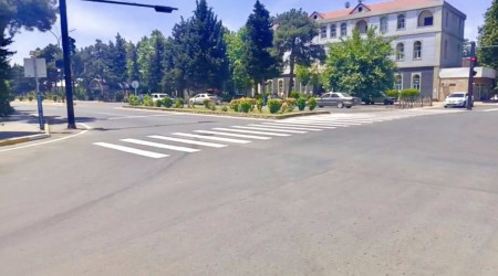 Rayonun asfaltlanmış küçələrinə piyada keçid xətləri çəkilib