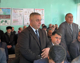 Türklər qəsəbəsində səyyar qəbul keçirilib