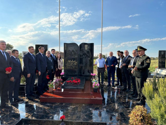 “27 Sentyabr - Anım Günü” ərəfəsində rayonun Təzəkənd, Tatalılar, Eyvazallar, Yuxarı Kəbirli kəndlərinin və Örənqala qəsəbə şəhidlərinin məzarları ziyarət edilib.