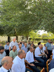 Beyləqan Rayon İcra Hakimiyyəti başçısı Əziz Əzizov Yuxarı Kəbirli kəndində səyyar qəbul keçirib.