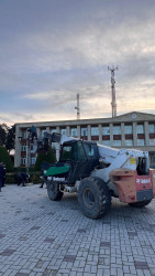 Mədəniyyət və istirahət parkında yeni işıq dirəkləri qurlaşdırılıb.