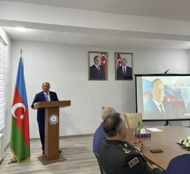 “14 iyul 1969-cu il – Müstəqil və qüdrətli Azərbaycan dövlətinin təməlinin qoyulduğu gün” adlı dəyirmi masa keçirilib.