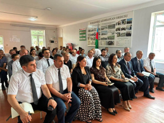Allahyarlı kənd sakinləri ilə səyyar vətəndaş qəbulu keçirilib
