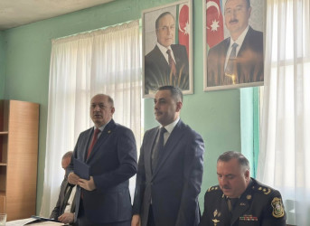 Türklər qəsəbəsində səyyar qəbul keçirilib