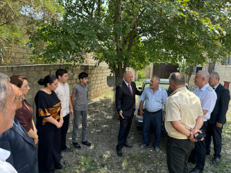 Beyləqan Rayon İcra Hakimiyyətinin başçısı Əziz Əzizov şəhər mərkəzində yaşayan şəhid ailələrini ziyarət edib.