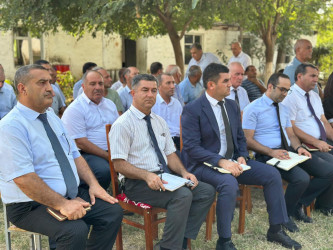 Beyləqan Rayon İcra Hakimiyyəti başçısı Əziz Əzizov Yuxarı Kəbirli kəndində səyyar qəbul keçirib.
