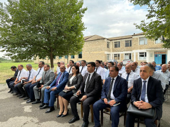 Beyləqan Rayon İcra Hakimiyyətinin başçısı vətəndaşlarla səyyar görüşlərini davam etdirir.