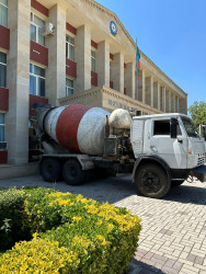 Beyləqan Rayon İcra hakimiyyətinin inzibati binasında əsaslı təmir işlərinə başlanılmışdır.