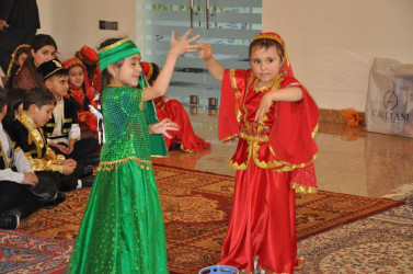 Uşaq-Gənclər İnkişaf Mərkəzinin şagirdlərinin təqdimatında Novruz şənliyi keçirilib.