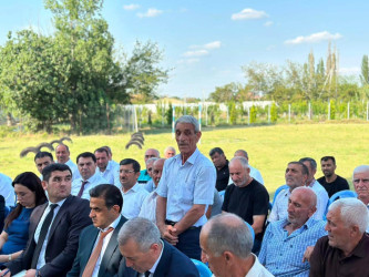 Beyləqan Rayon İcra Hakimiyyətinin başçısı Əziz Əzizov rayonun Günəşli qəsəbəsində növbəti səyyar vətəndaş qəbulu keçirib.