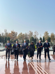 “Konstitusiya və Suverenlik İli” çərçivəsində Yeni Azərbaycan Partiyasının yaradılmasının 33-cü ildönümünə həsr olunmuş tədbir keçirildi.