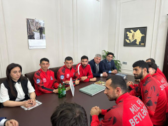 Beyləqan Rayon İcra Hakimiyyətinin başçısı Əziz Əzizov rayonun “Mil” Beyləqan futbol klubunun üzvlərini qəbul edib.