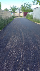 Beyləqan şəhərində yol infrastrukturunun yenilənməsi istiqamətində tədbirlər davam edir.