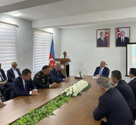 “14 iyul 1969-cu il – Müstəqil və qüdrətli Azərbaycan dövlətinin təməlinin qoyulduğu gün” adlı dəyirmi masa keçirilib.