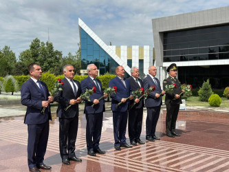 Beyləqanda Tibb İşçilərinin Peşə Bayramı münasibətilə Ulu Öndər Heydər Əliyevin abidəsi ziyarət olunub