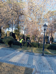 Beyləqan Rayon İcra Hakimiyyətinin təşəbbüsü ilə Beyləqan şəhərinin prospekt və küçələrində abadlıq və təmizlik işləri davam etdirilir.