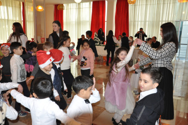 Beyləqanda Günərzi Qayğı Mərkəzinin uşaqları üçün yeni il şənliyi təşkil edildi.
