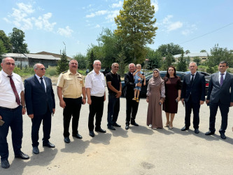 Beyləqan Rayon İcra Hakimiyyətinin başçısı Əziz Əzizov şəhər mərkəzində yaşayan şəhid ailələrini ziyarət edib.