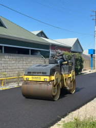 Beyləqan rayonunda yol infrastrukturunun yaxşılaşdırılması istiqamətində həyata keçirilən tədbirlər uğurla davam etdirilir.