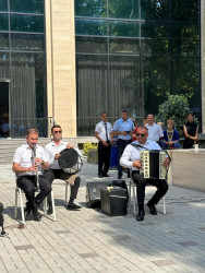 Beyləqanda ali təhsil müəssisələrinə qəbul imtahanında yüksək bal toplayan məzunlarla görüş keçirildi.