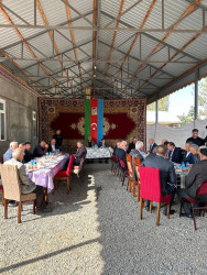 İcra başçısı Vətən Müharibəsi şəhidi Abdullayev Hasil Miryusif oğlunun ildönümü ilə əlaqədar yas mərasimində iştirak edib