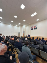 Beyləqan Rayon İcra Hakimiyyətinin başçısı Əziz Əzizov Dünyamalılarkəndində vətəndaşlarla növbəti səyyar qəbul-görüş keçirib.