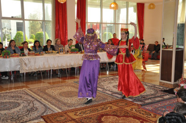 Uşaq-Gənclər İnkişaf Mərkəzinin şagirdlərinin təqdimatında Novruz şənliyi keçirilib.