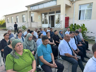 Xaçınabad qəsəbəsində səyyar qəbul-görüş keçirildi