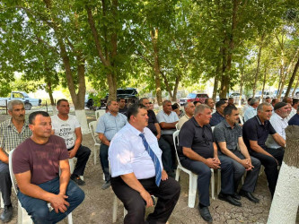 Əhmədli kəndində vətəndaşlarla səyyar qəbul keçirilib