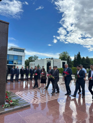 28 May – Müstəqillik Günü münasibətilə Beyləqan rayonunda Ulu Öndər Heydər Əliyevin abidəsi ziyarət olunub.