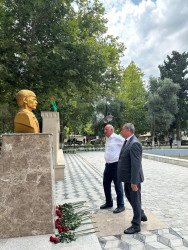 Azərbaycan Polisi Günü münasibətilə Milli Qəhrəman Akif Əkbərovun büstü ziyarət olunub
