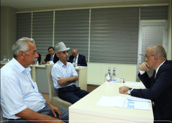 Azərbaycan Dövlət Su Ehtiyatları Agentliyinin sədri Zaur Mikayılov Beyləqanda vətəndaşları qəbul edib.