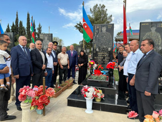 Şəhid Dəmirov Siyahim Əlizamin oğlunun mövlud günü məzarı başında qeyd olunub.